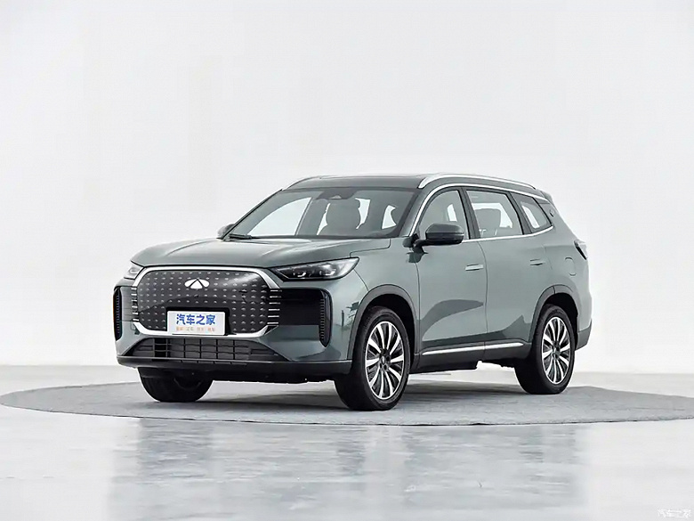 Новейший кроссовер Chery c 360 л.с., расходом 3,2 л/100 км и отличным оснащением — всего 13,8 тыс. долларов. Представлен Chery Fulwin T8